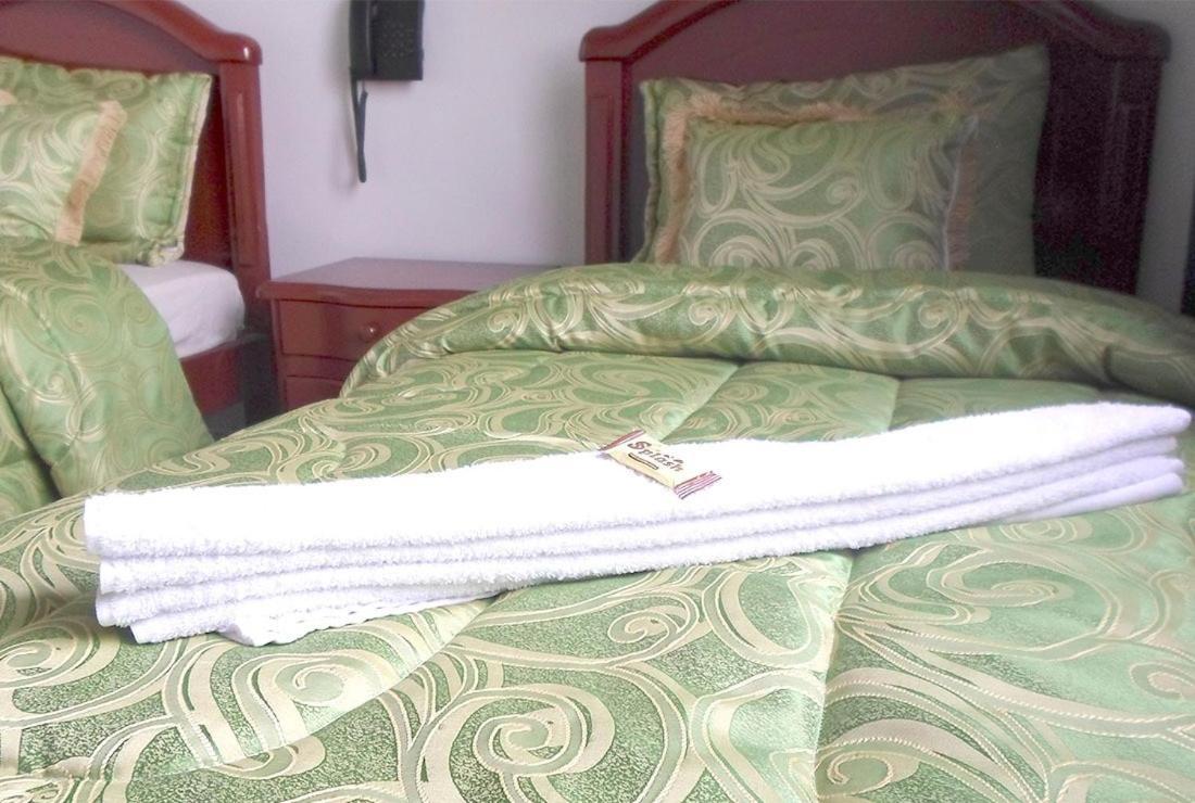 Hotel Los Balcones Bogotá Zewnętrze zdjęcie